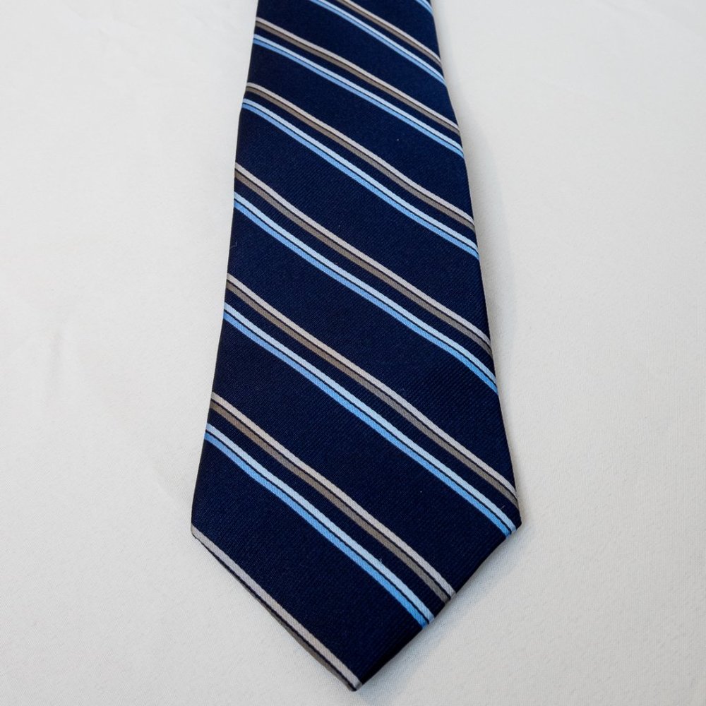 Brooks Brothers Blue stripes tie 100% Silk NEW